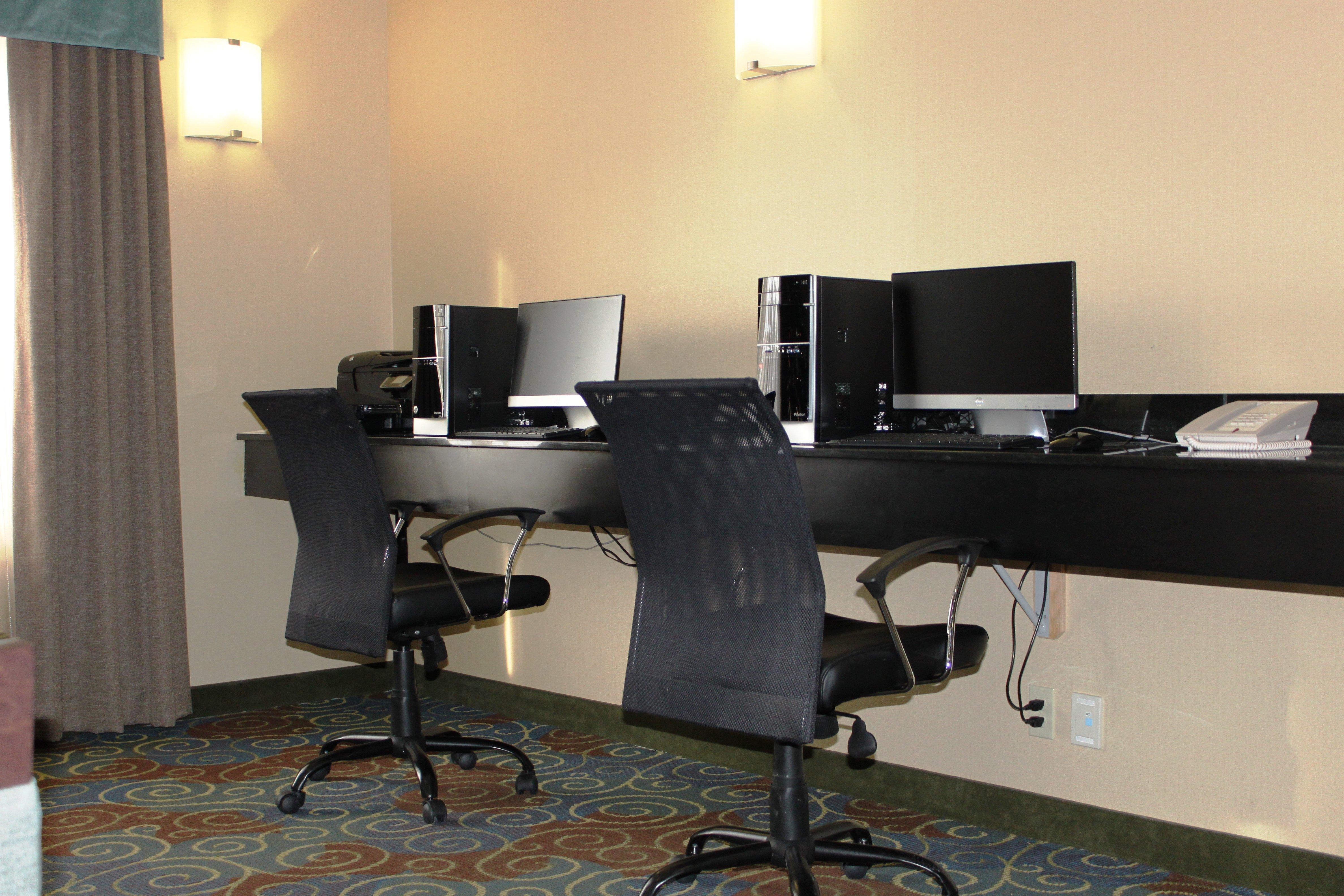 Holiday Inn Express Yorkton East By Ihg Exterior photo