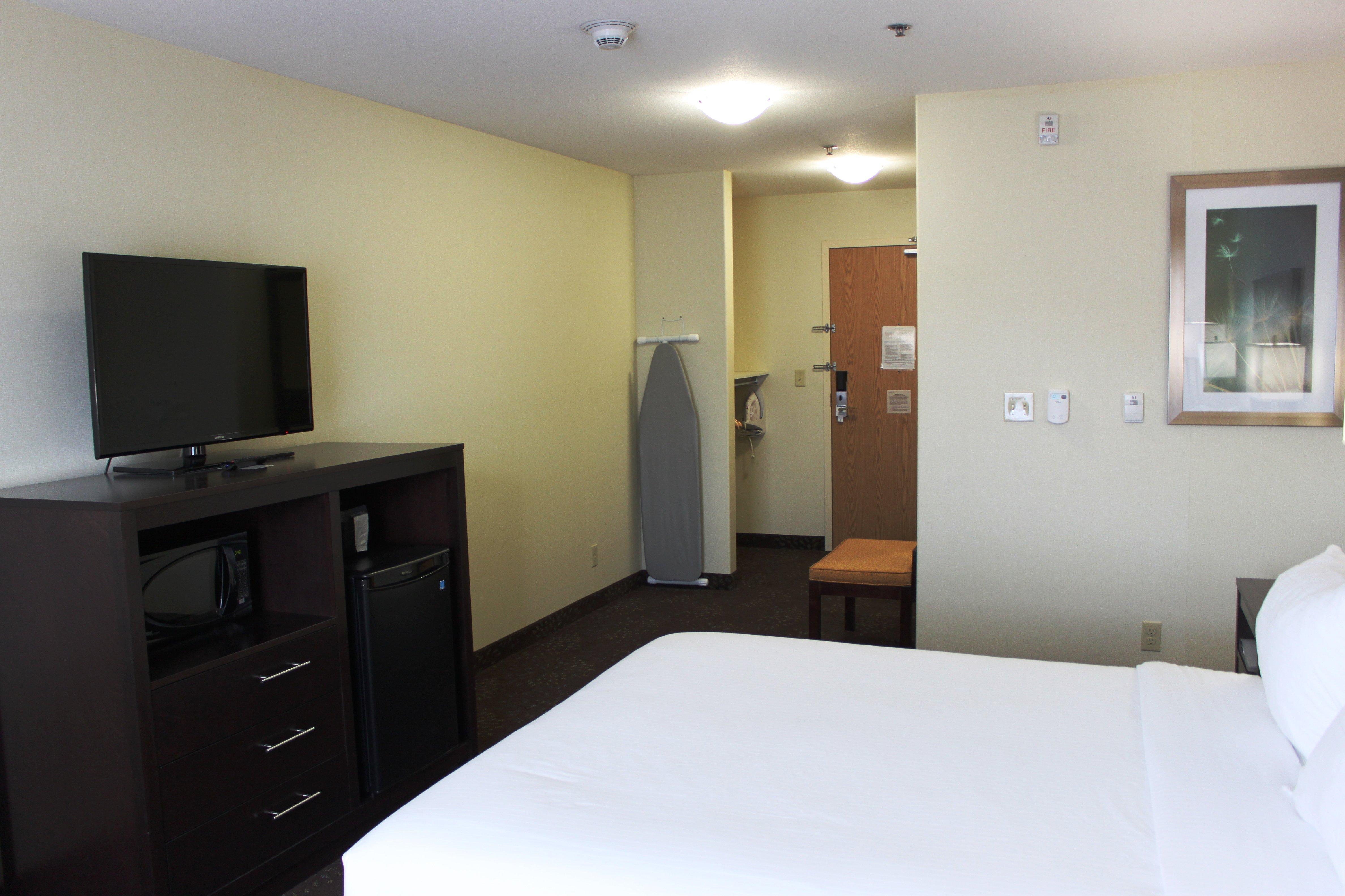 Holiday Inn Express Yorkton East By Ihg Exterior photo