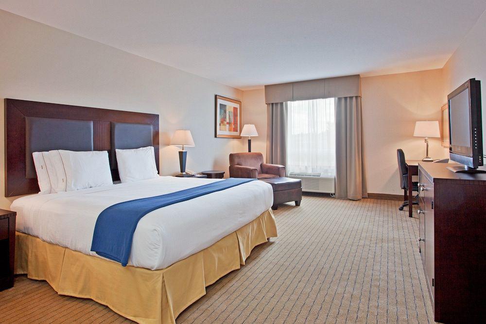 Holiday Inn Express Yorkton East By Ihg Exterior photo