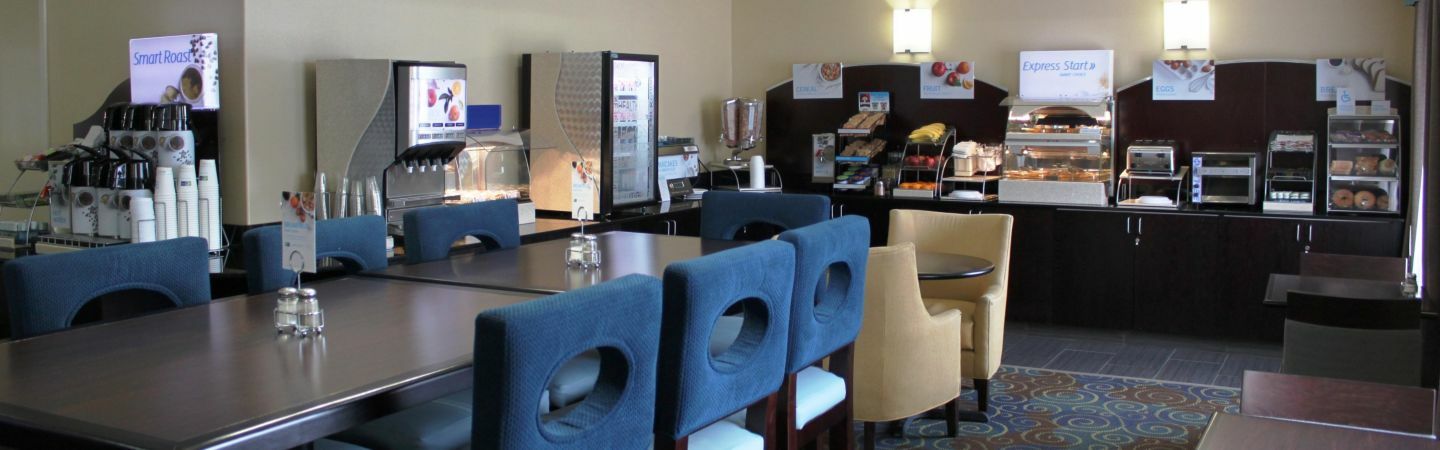Holiday Inn Express Yorkton East By Ihg Exterior photo